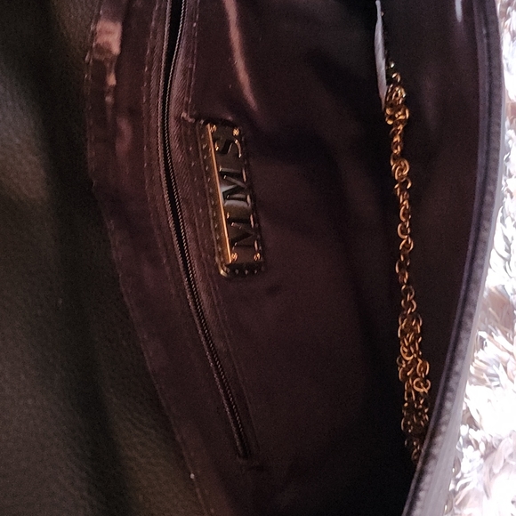 Handbag - Picture 2 of 3